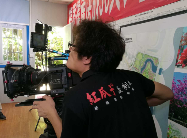 红瓜子摄制组为企业拍摄宣传片